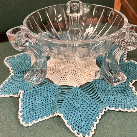 Lead Crystal Glass Bowl with Legs - Picture 1 of 6